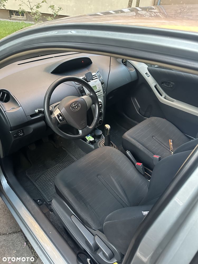 Toyota Yaris 1.3 Sol - 22