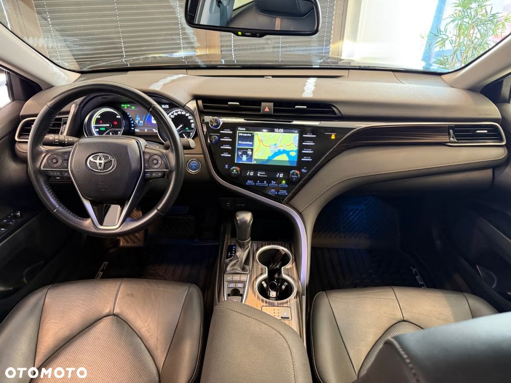 Toyota Camry 2.5 Hybrid Executive CVT - 7