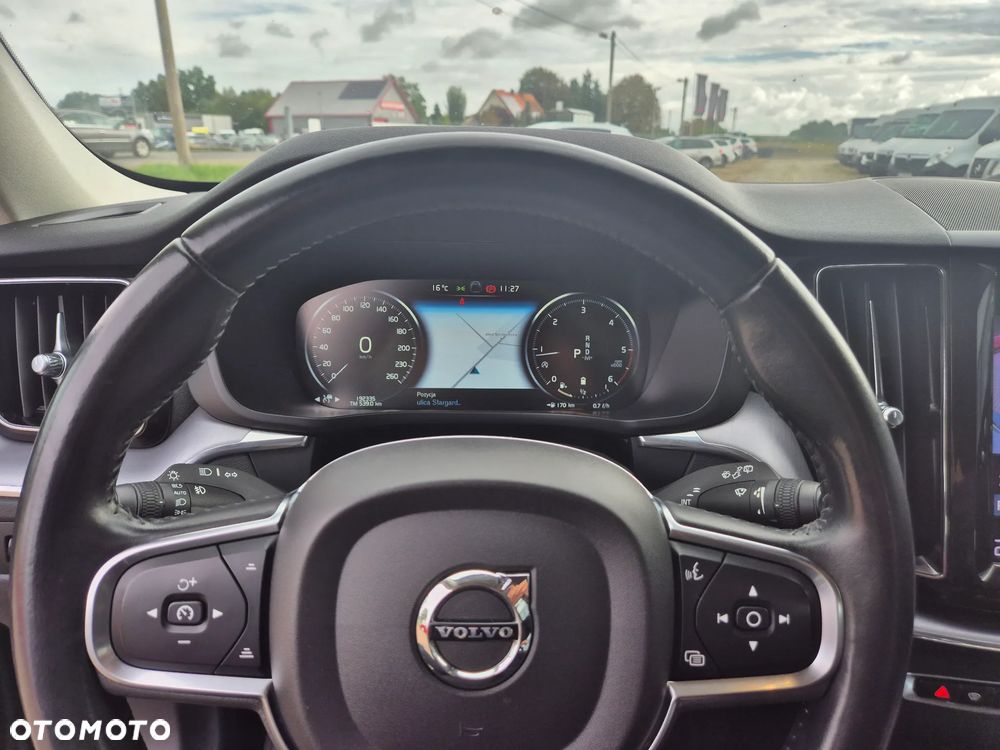 Volvo XC 60 B4 D AWD Geartronic Momentum Pro - 33