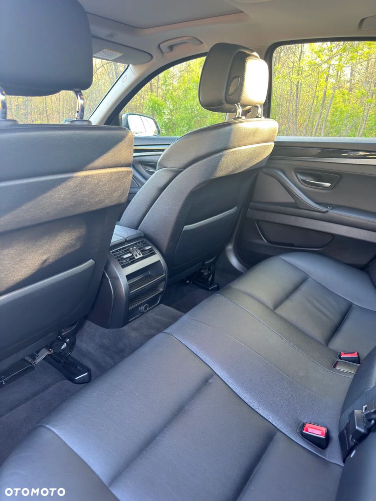 BMW Seria 5 520d - 13
