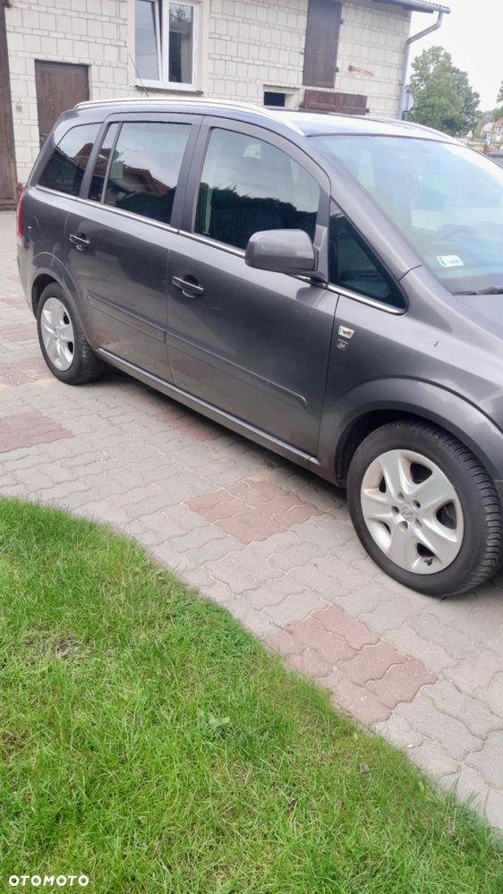 Opel Zafira - 1
