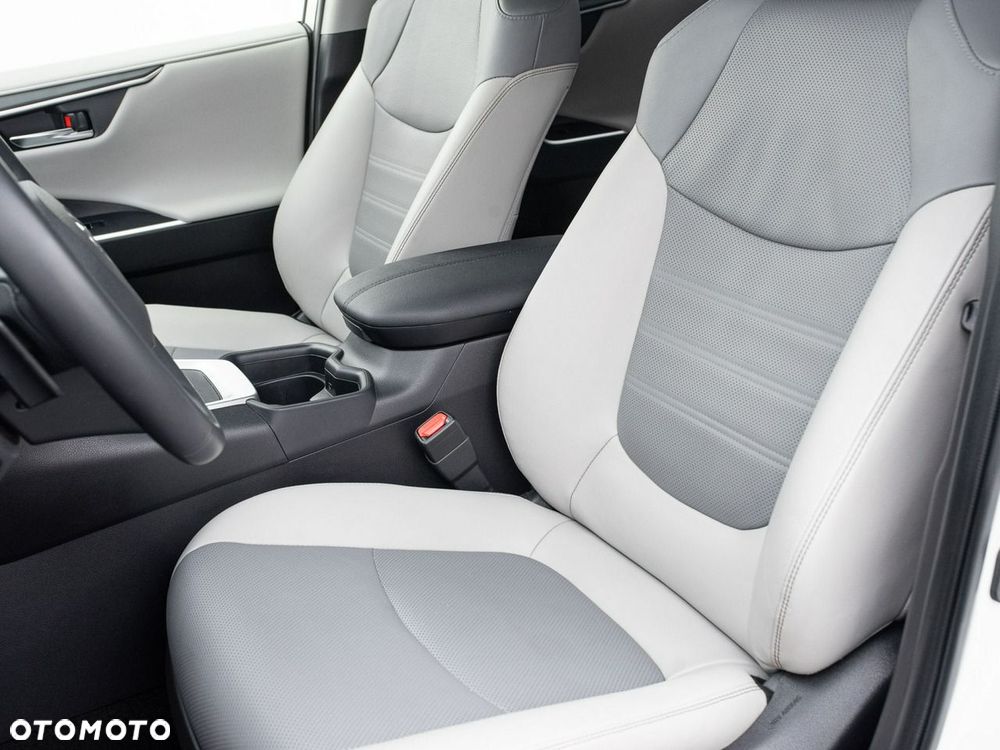 Toyota RAV4 - 11