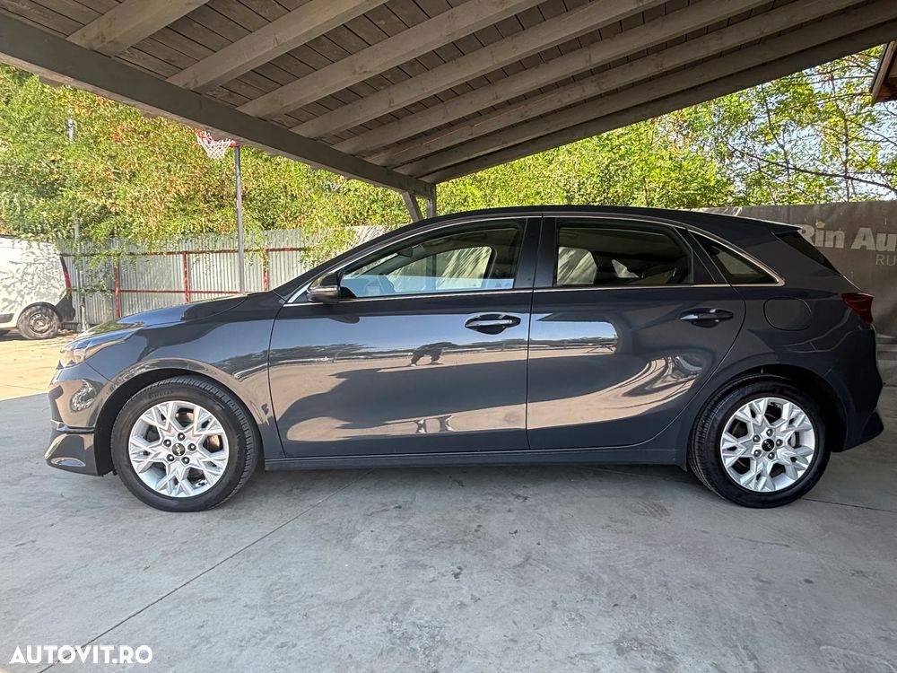 Kia Ceed - 11