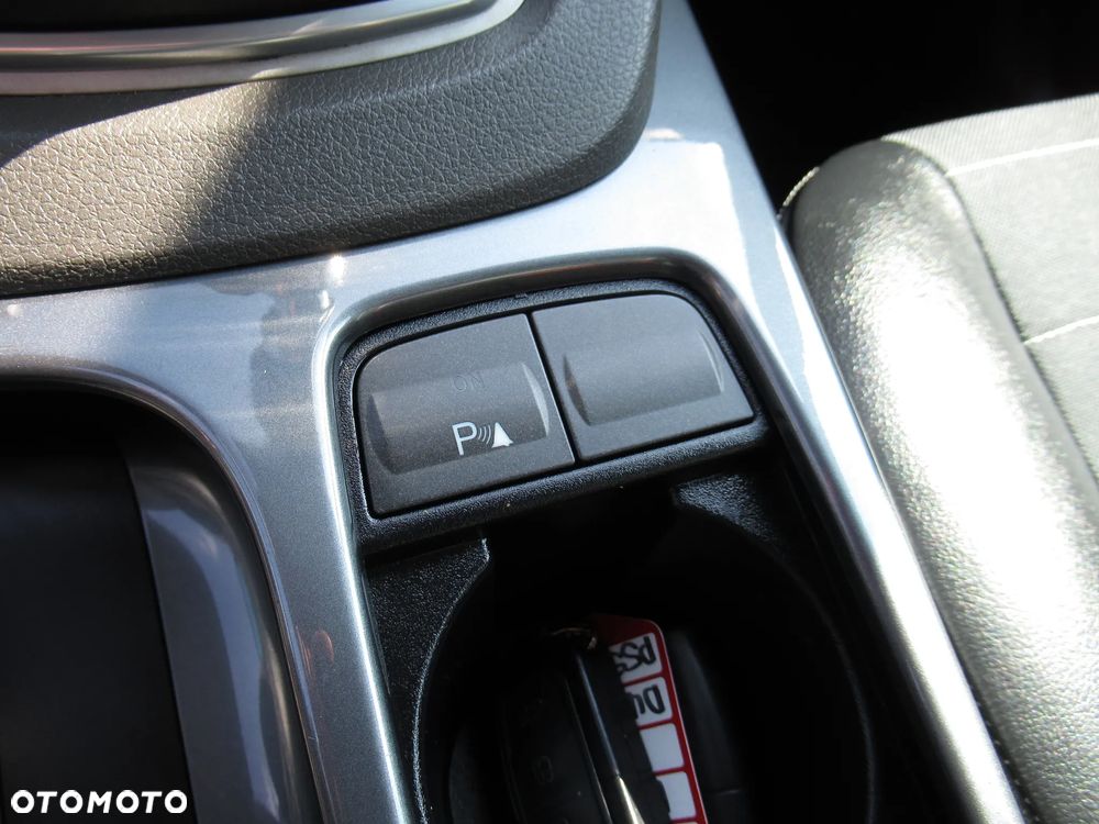 Ford Kuga 2.0 TDCi 2x4 Titanium - 34