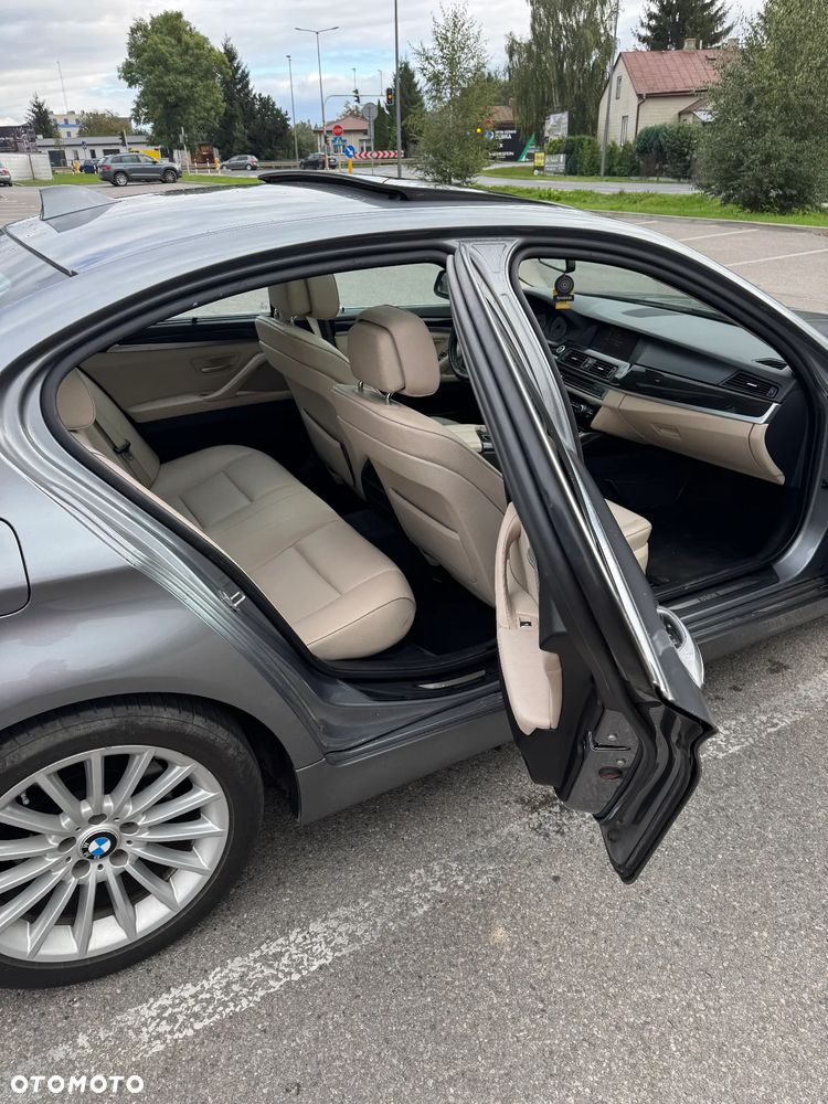 BMW Seria 5 535i xDrive - 11