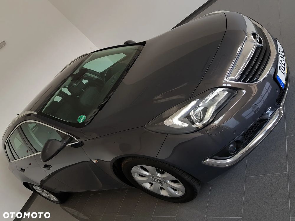Opel Insignia Sports Tourer 2.0 Diesel Exclusive - 2