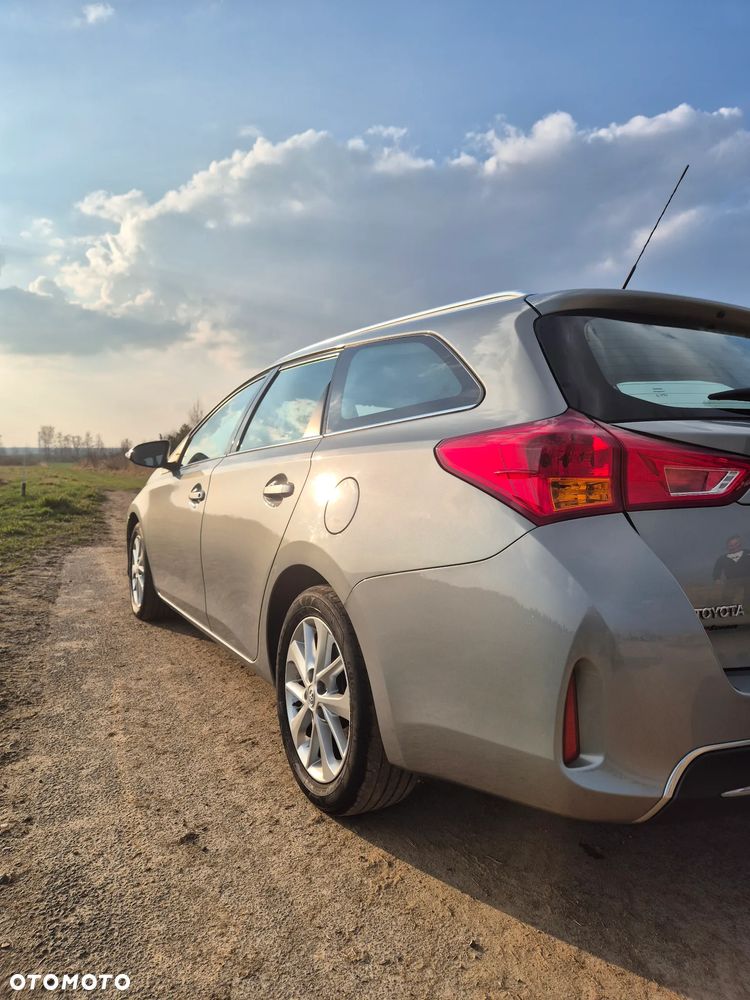 Toyota Auris 2.0 D-4D Executive - 14