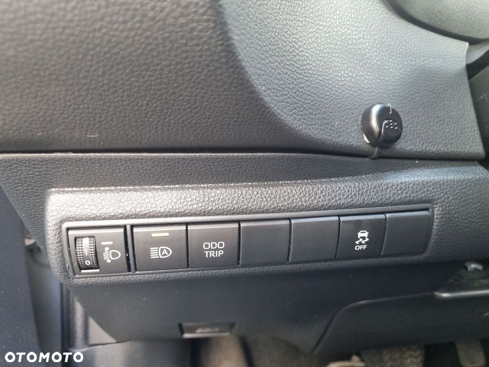 Toyota Corolla 2.0 Hybrid Comfort - 22