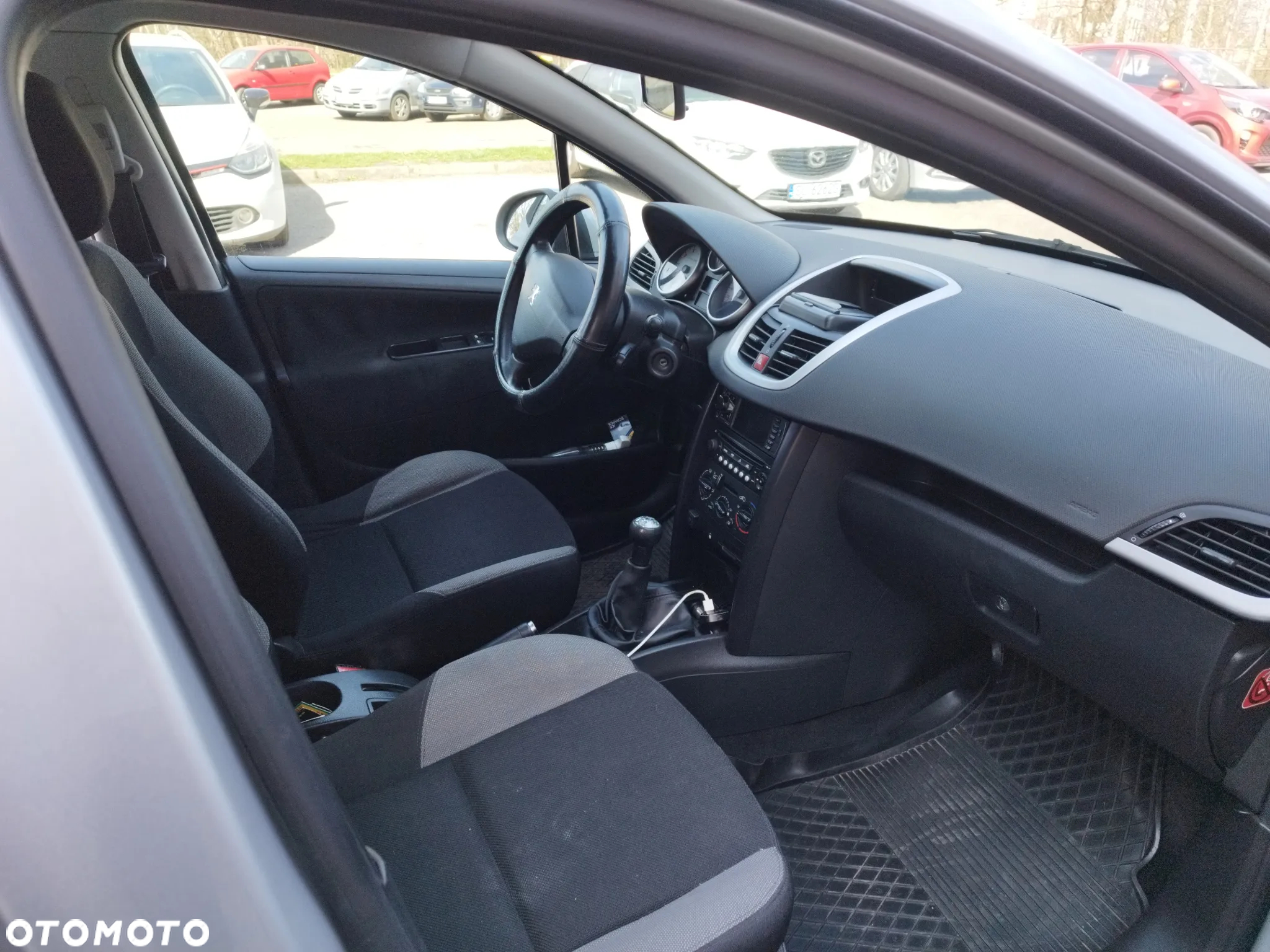 Peugeot 207 - 12