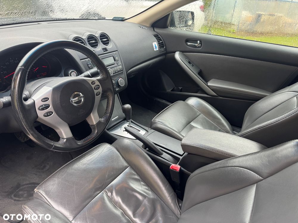 Nissan Altima - 9