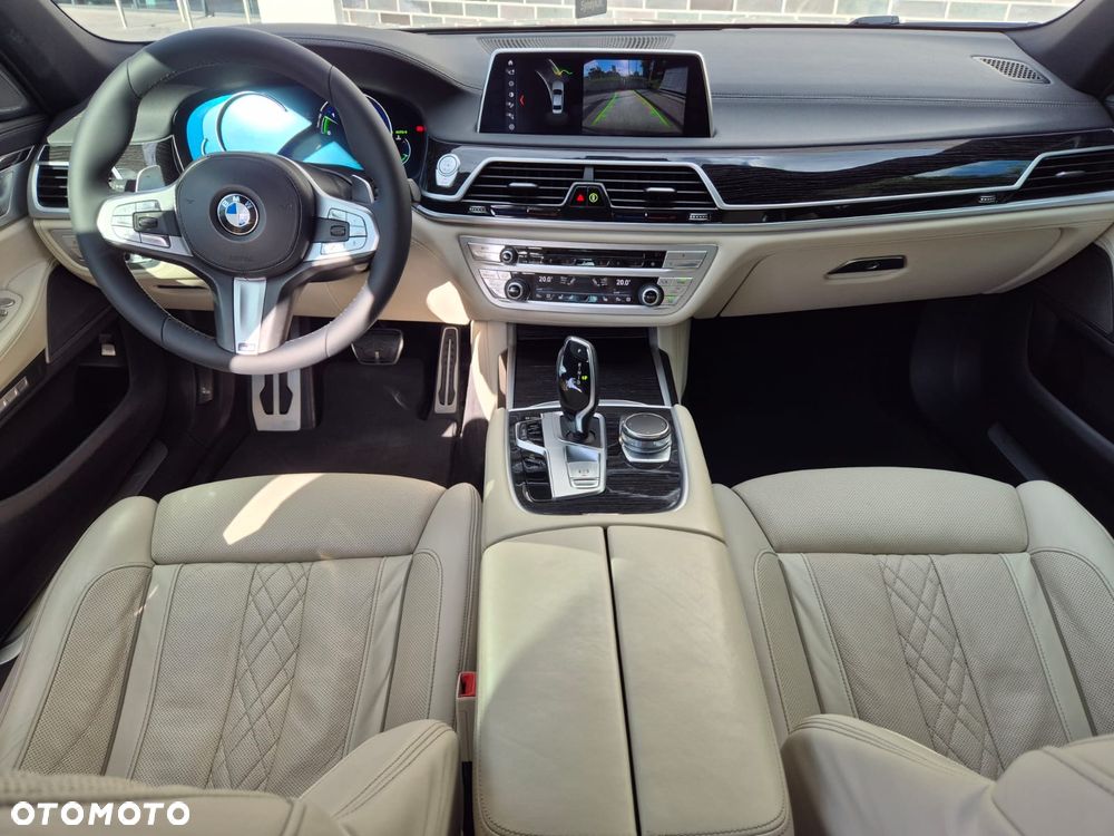 BMW Seria 7 740d xDrive - 11