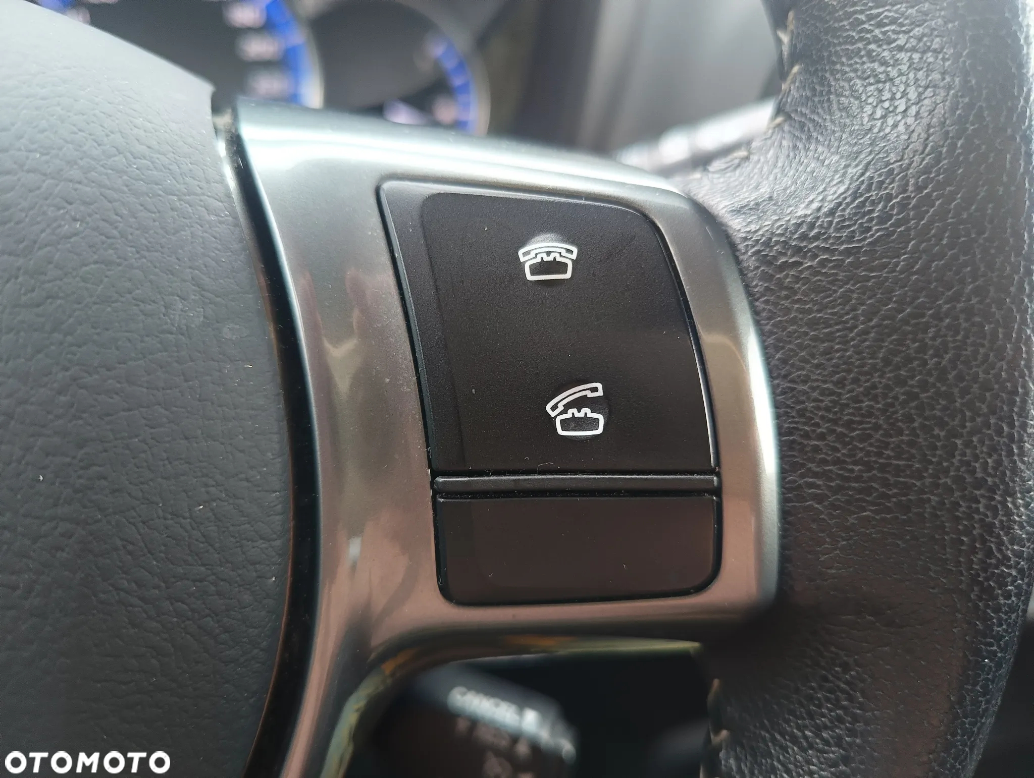 Toyota Yaris Hybrid 100 Premium - 25