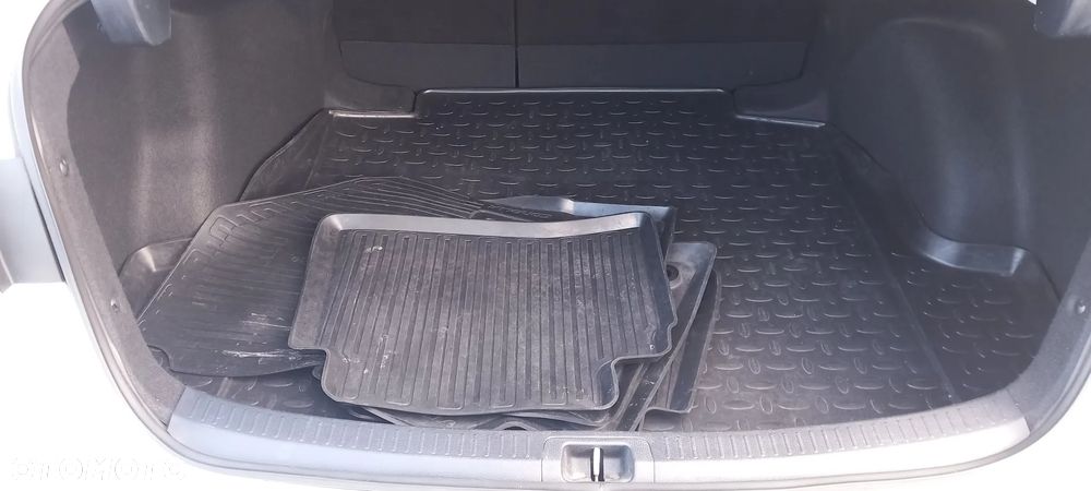 Toyota Corolla 1.6 Comfort - 6