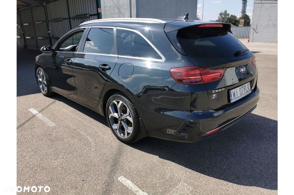 Kia Ceed - 4
