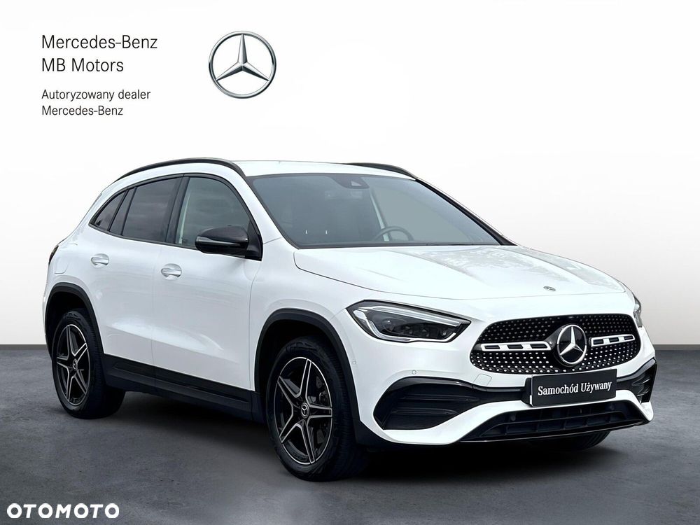 Mercedes-Benz GLA - 8