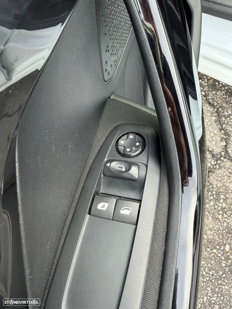 Peugeot 208 1.6 BlueHDi Style - 17