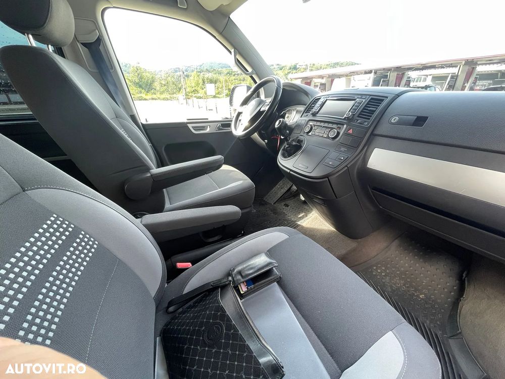 Volkswagen Multivan - 10
