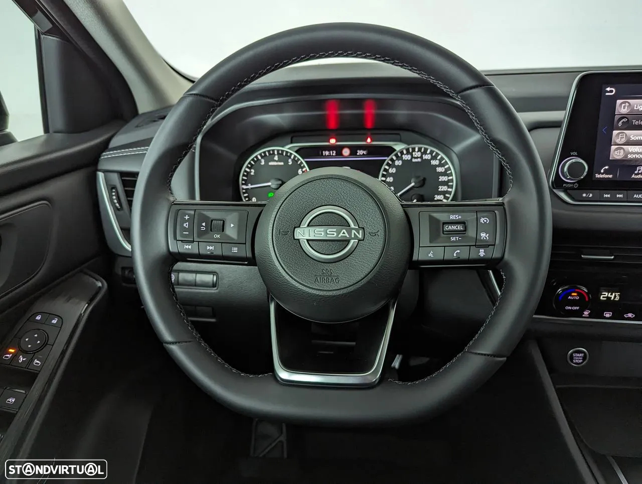 Nissan Qashqai 1.3 DIG-T N-Connecta - 24