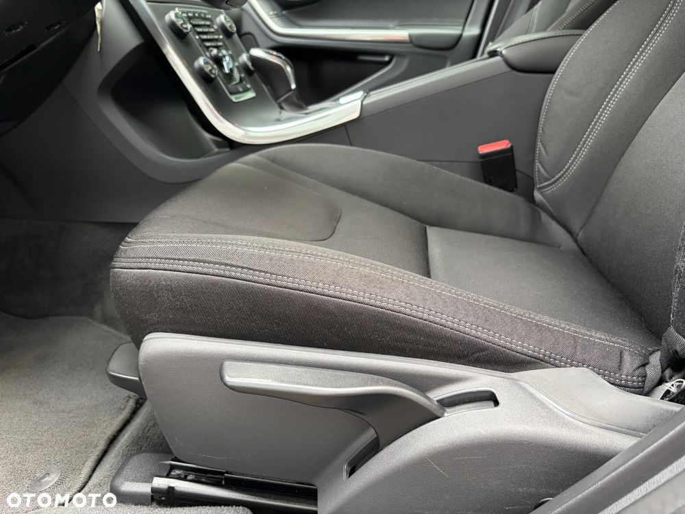 Volvo V60 D2 Geartronic Summum - 15