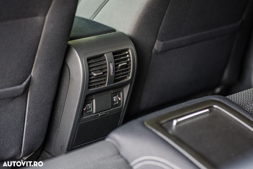 Volkswagen Passat CC 2.0 TDI 4Motion BlueMotion Technology DSG - 9