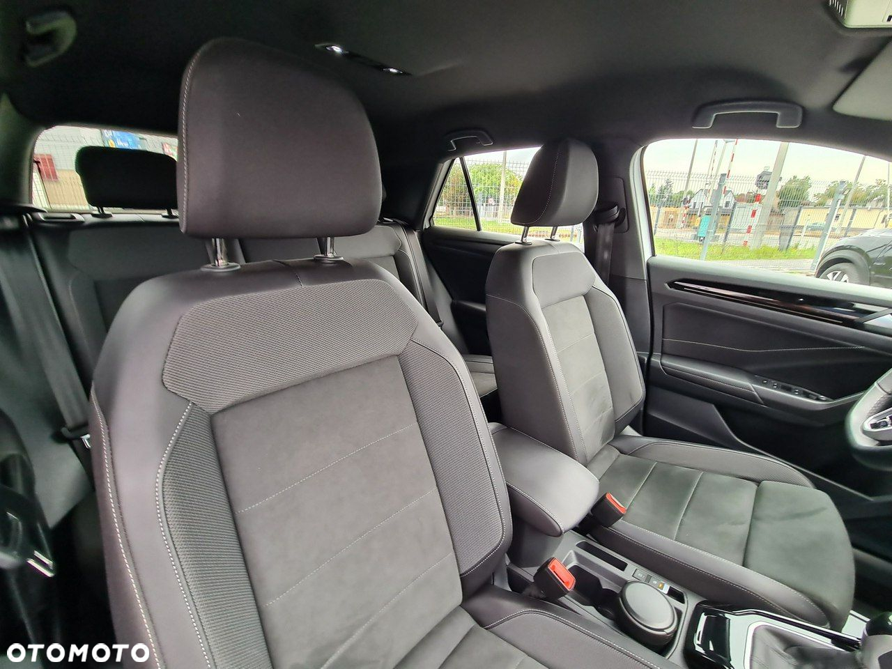 Volkswagen T-Roc 1.5 TSI R-Line DSG - 32