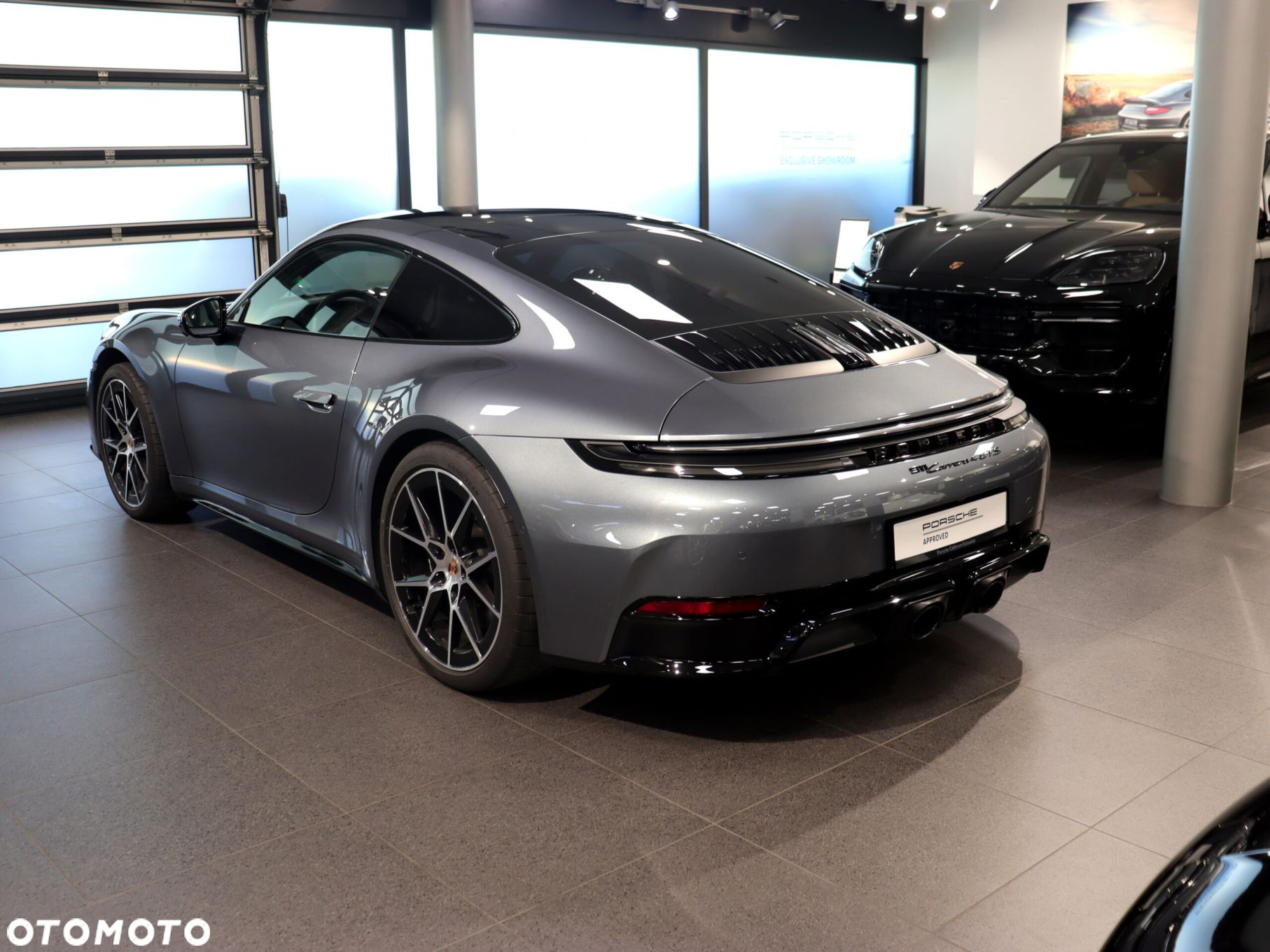 Porsche 911 Carrera 4 GTS PDK - 3