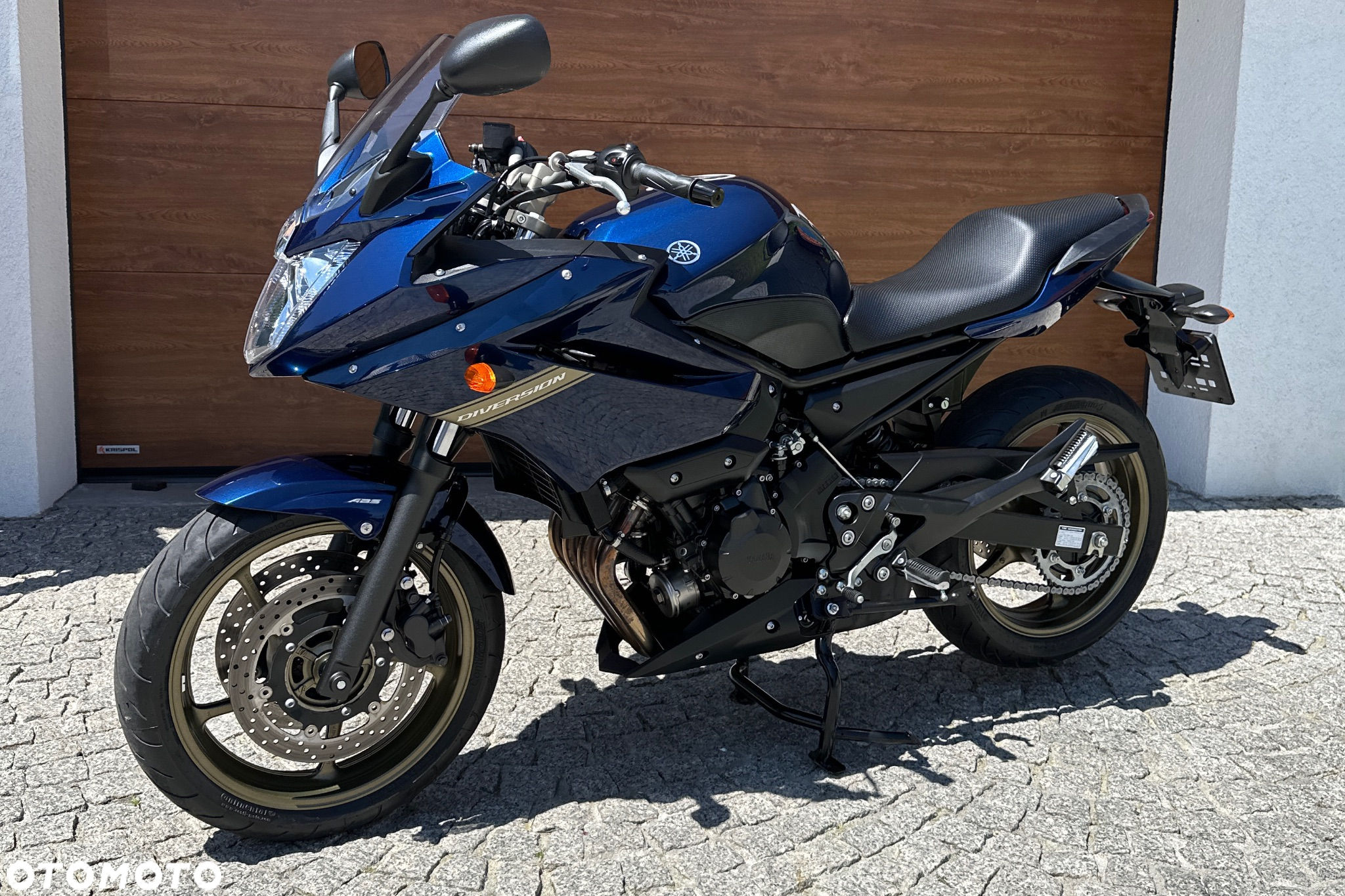 Yamaha XJ - 12