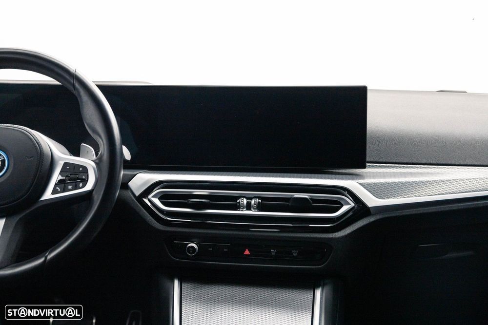 BMW 330 e Pack Desportivo M Auto - 14