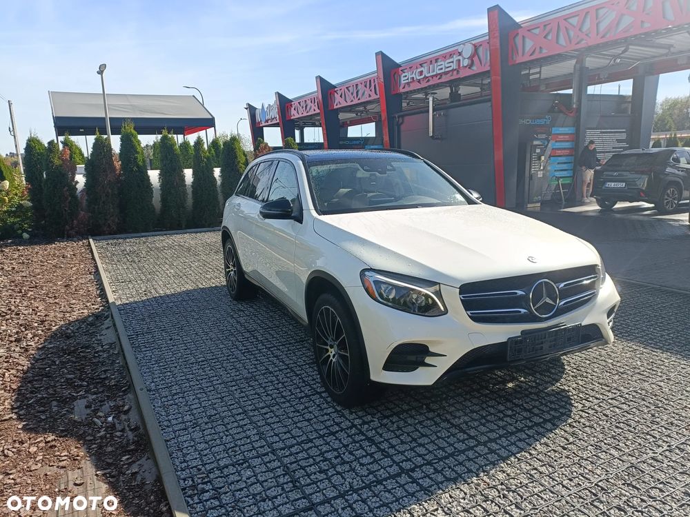 Mercedes-Benz GLC 300 4Matic 9G-TRONIC AMG Line - 12