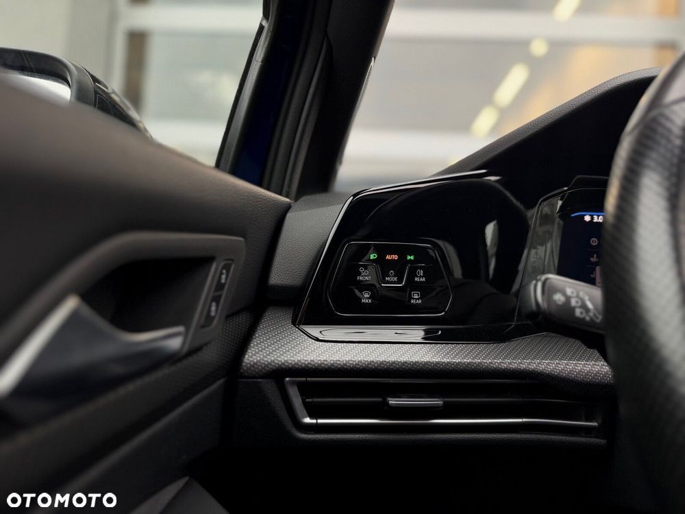 Volkswagen Golf - 24