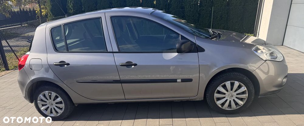 Renault Clio - 7