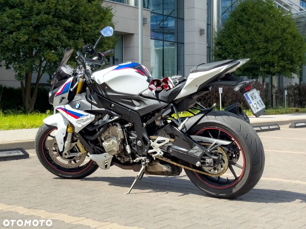 BMW S - 4