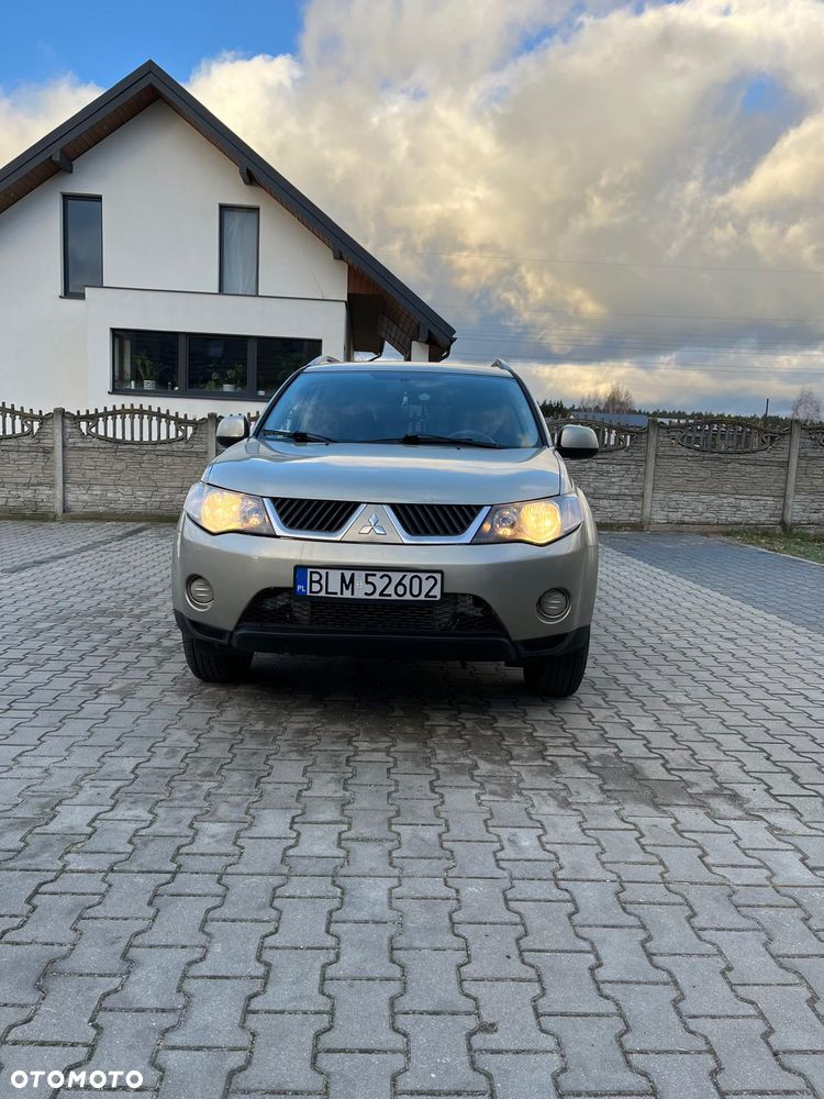Mitsubishi Outlander 2.0 DID Intense + - 3