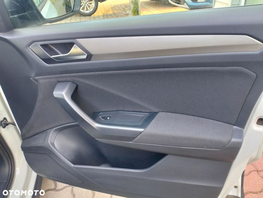 Volkswagen T-Roc 1.0 TSI Advance - 18