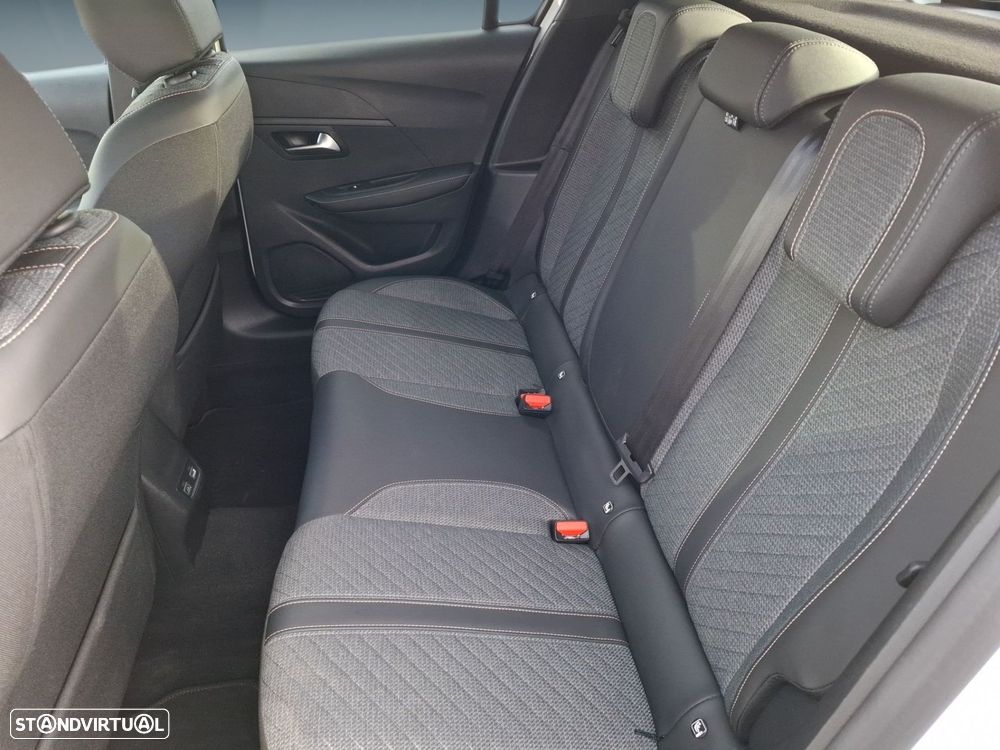 Peugeot 208 1.2 Hybrid Allure e-DCS6 - 14