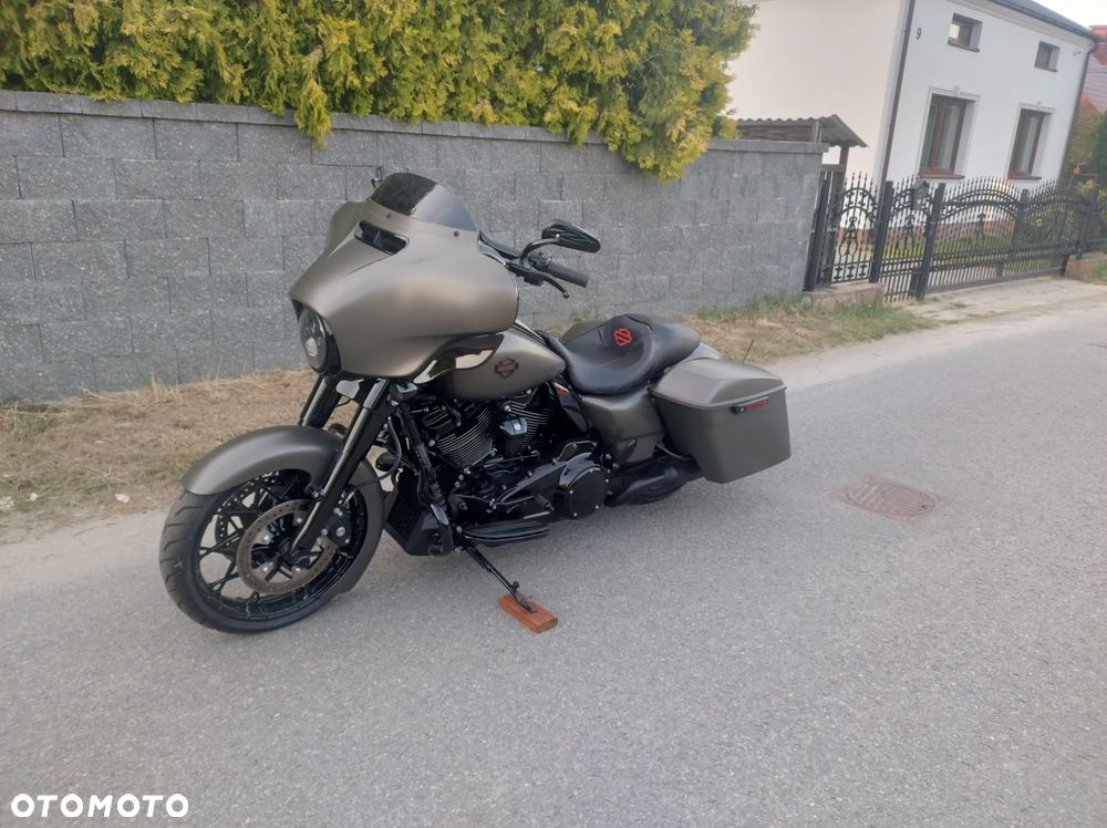 Harley-Davidson Touring Street Glide - 2