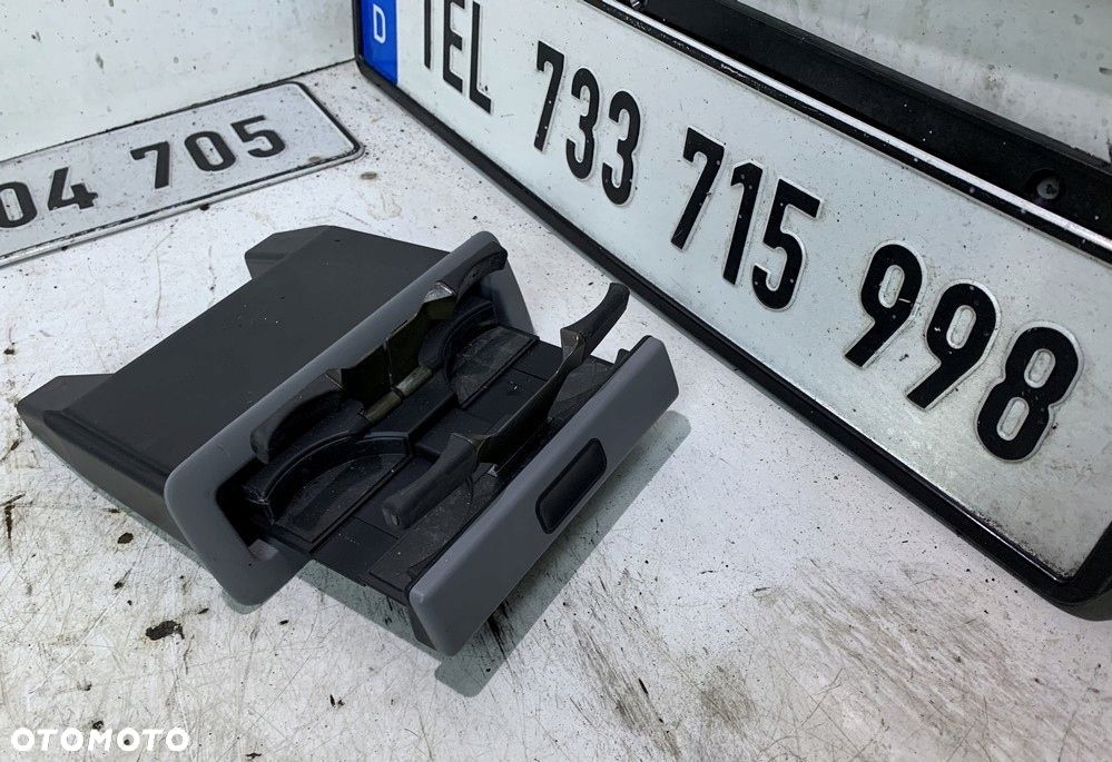 TYLNY UCHWYT NA NAPOJE CUP HOLDER 8212128 BMW E38 - 2
