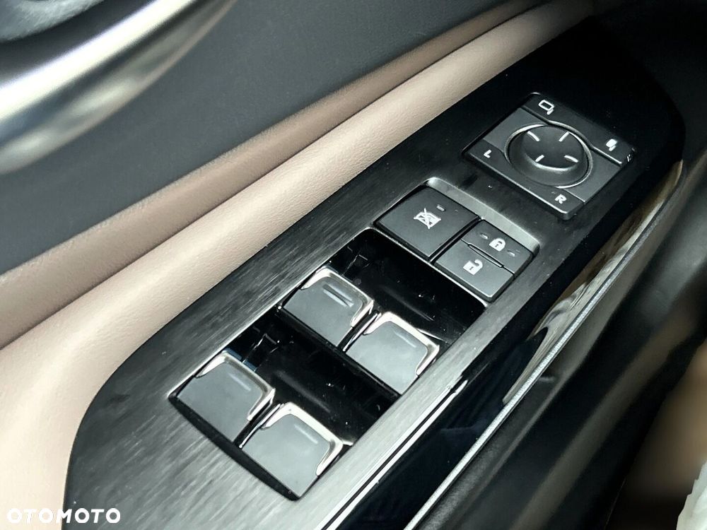 Lexus ES 300h F Sport Design - 25