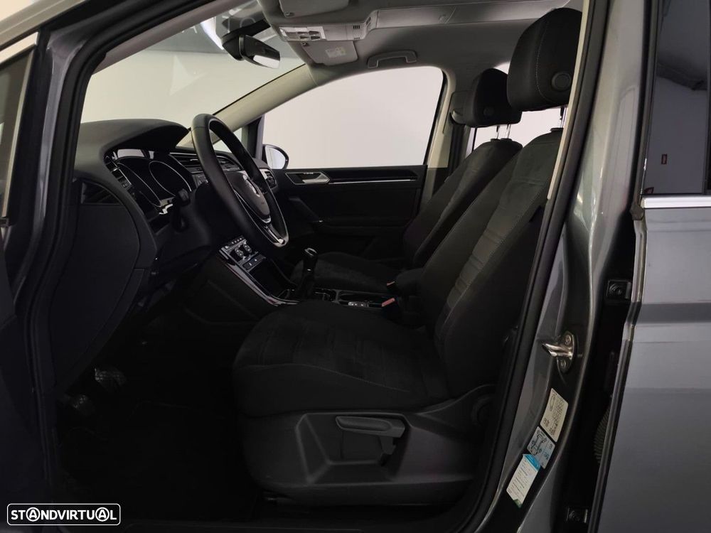 VW Touran 1.6 TDI Highline - 16