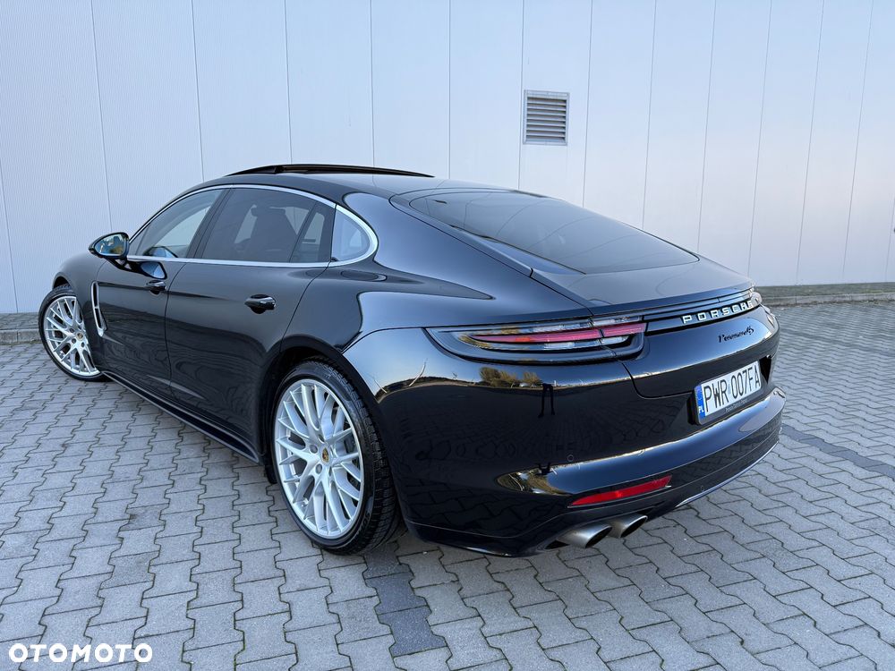 Porsche Panamera 4S Executive - 10