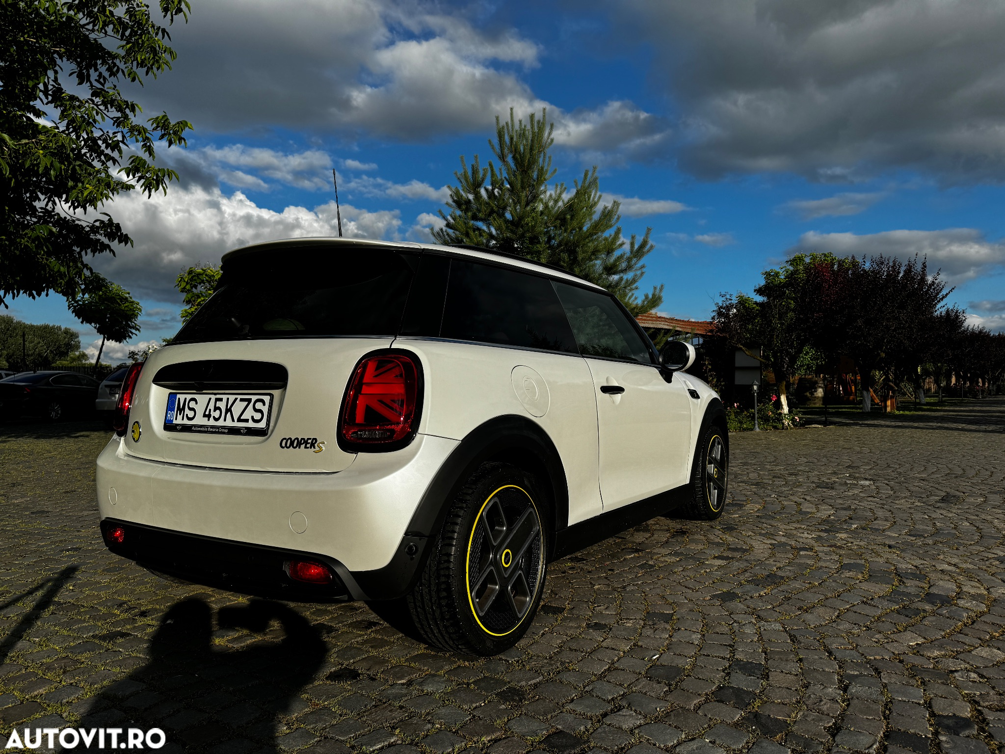 Mini Cooper SE Standard - 4