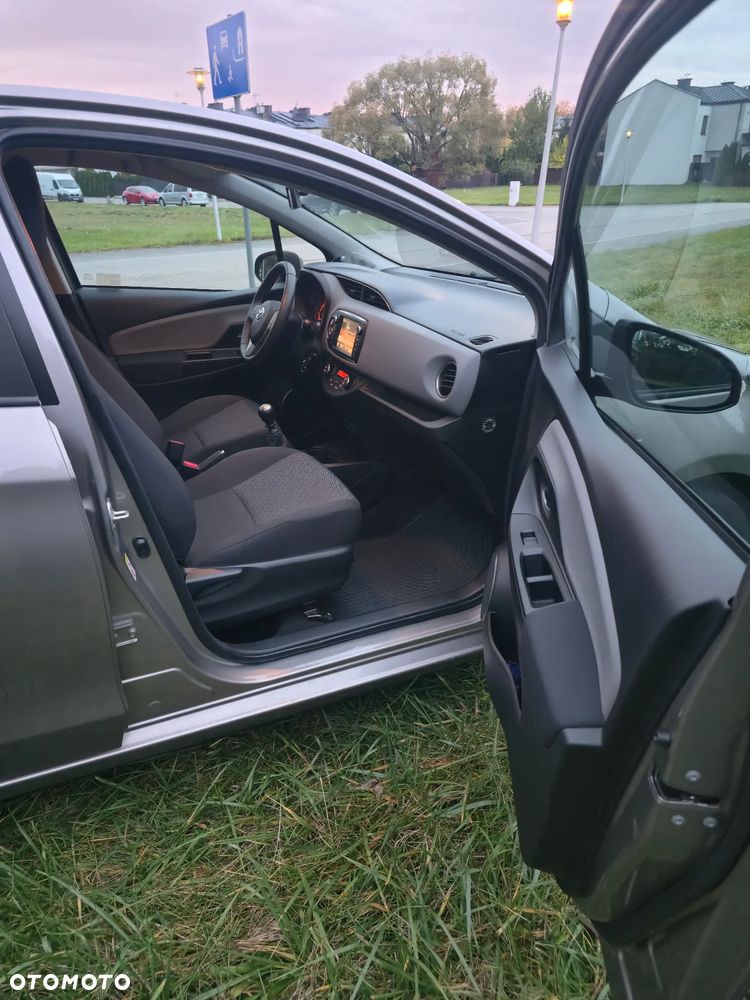 Toyota Yaris - 12