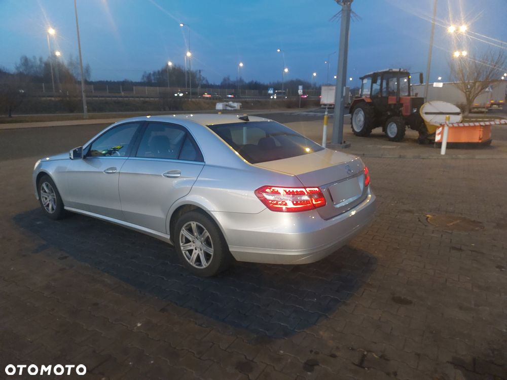 Mercedes-Benz Klasa E 200 CDI BlueEff Elegance - 4