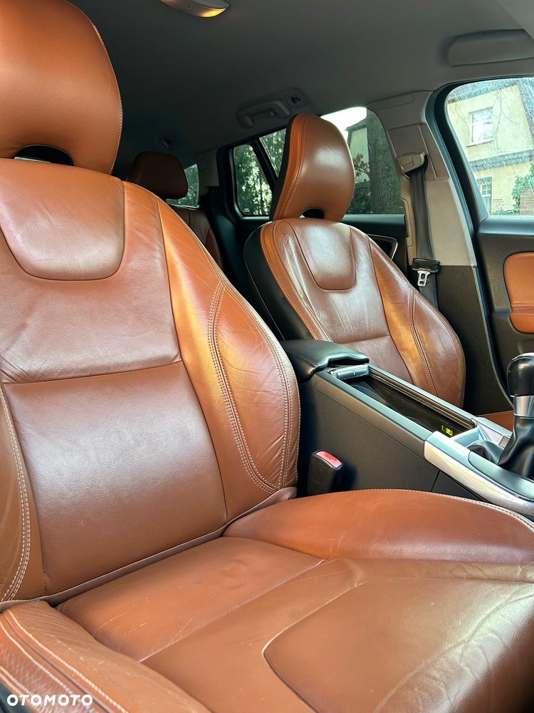 Volvo V60 D3 Summum - 17