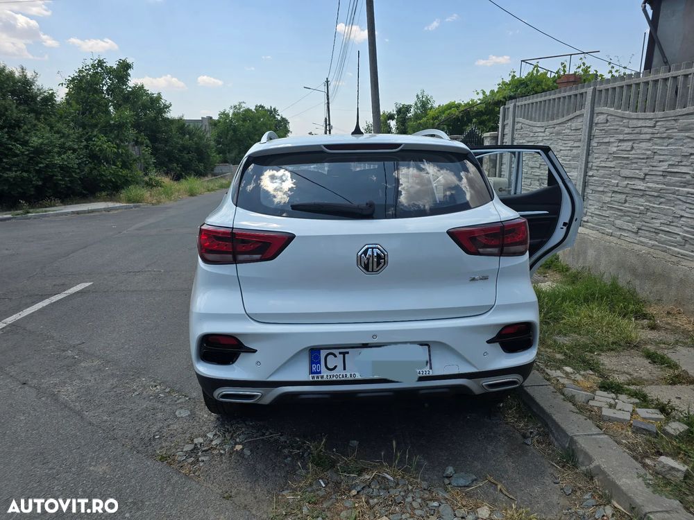 MG ZS 1.5 GSL 5MT Exclusive - 10