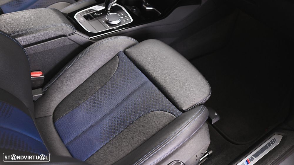 BMW 116 d Pack Desportivo M Auto - 56