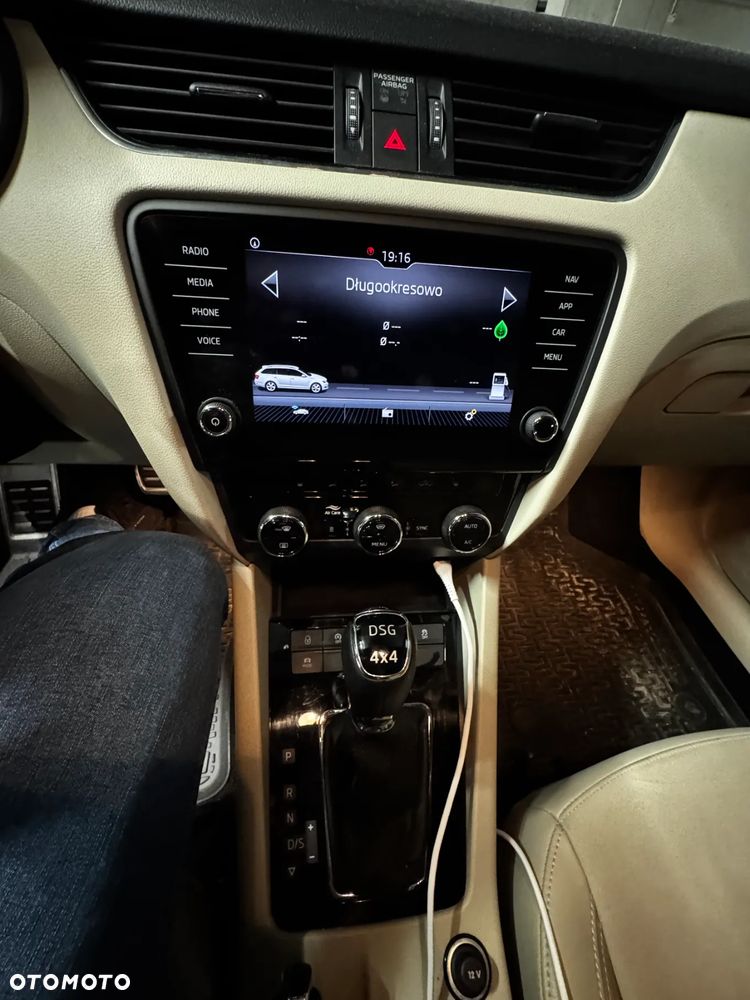 Skoda Octavia 2.0 TSI 4x4 Style DSG - 20