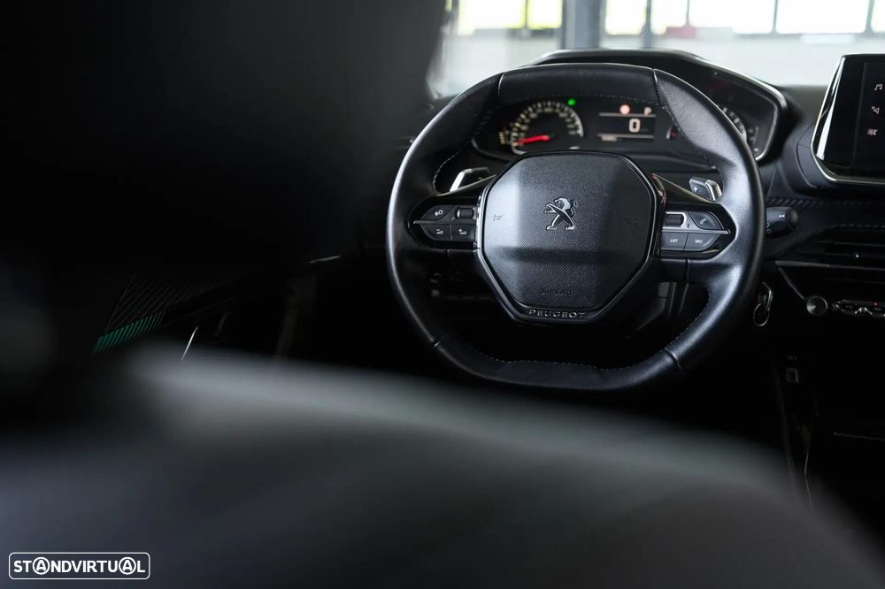Peugeot 2008 1.2 PureTech Allure EAT8 - 48