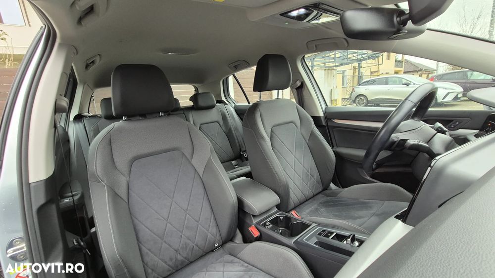 Volkswagen Golf 1.0 eTSI DSG MHEV Life - 12