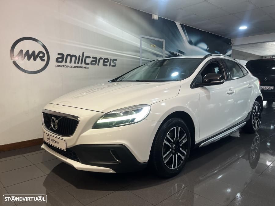 Volvo V40 Cross Country 2.0 D3 Summum - 1